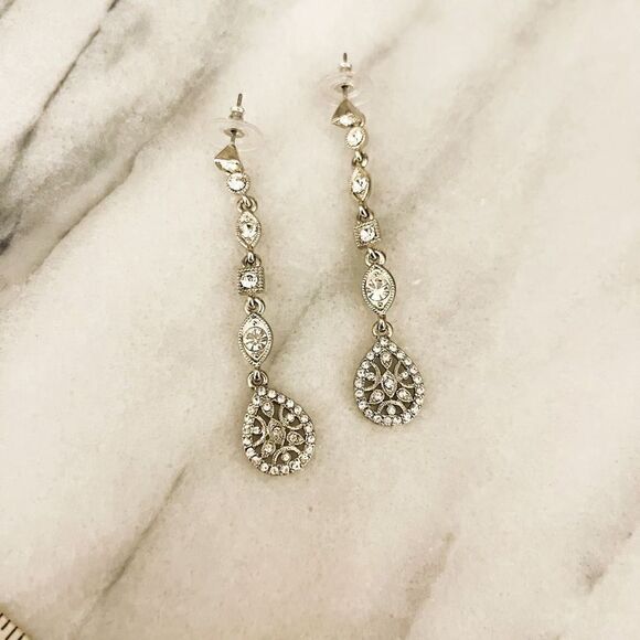 Vintage Art Deco Long Crystal Teardrop Earrings Dangle Drop Clear Silver Toned - Picture 2 of 4